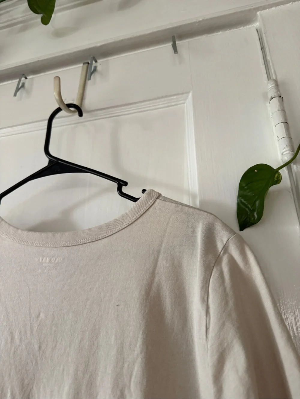 Old Navy Beige Crewneck Graphic Tee